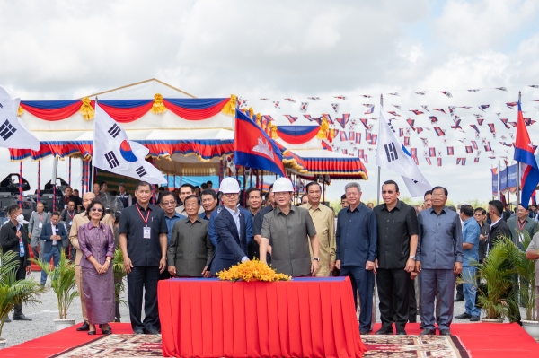 캄보디아 칸달주 타크마우시 '하수처리시설 건설공사' 착공식 (사진=금호건설)