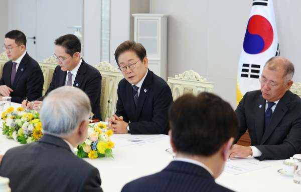 이재명 대통령이 13일 서울 용산 대통령실에서 열린 6경제단체·기업인 간담회에서 발언하고 있다. (사진=연합뉴스/대통령실통신사진기자단)