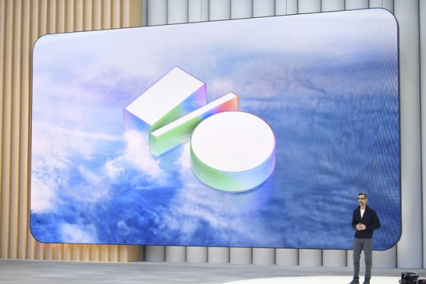 순다르 피차이 구글 최고경영자(CEO)가 20일(현지 시간) 미국 캘리포니아주 마운틴뷰에서 열린 연례 개발자 콘퍼런스 'I/O 2025'에서 기조연설을 하는 모습 (사진=구글)