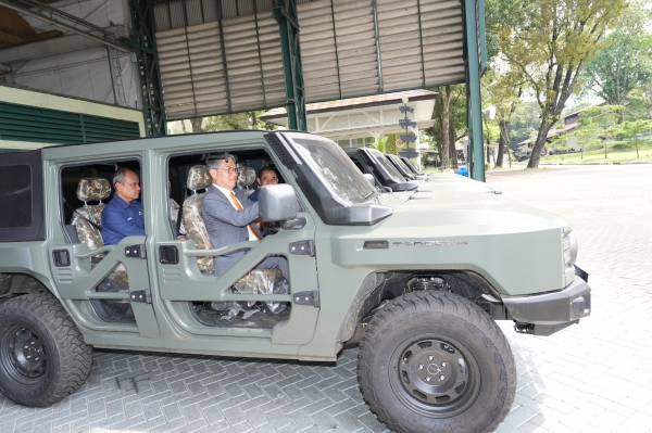 KGM은 인도네시아 국영 방산기업 '핀다드'와 렉스턴 KD 공급 물량 및 사업 확대를 위한 주요조건 합의서를 체결했다. (사진=KGM)