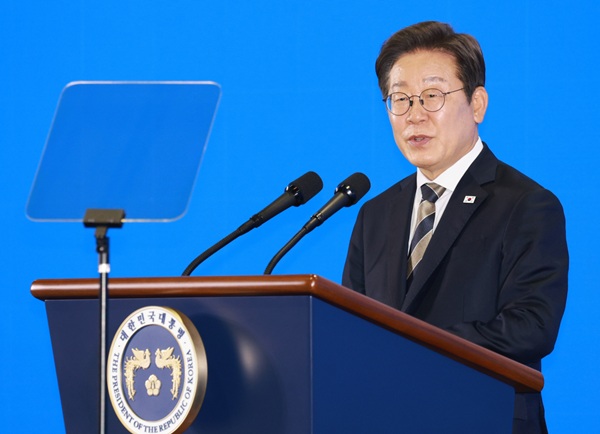 이재명 대통령이 20일 울산전시컨벤션센터에서 열린 울산 인공지능(AI) 데이터센터 출범식에서 격려사를 하고 있다. (사진=연합뉴스)