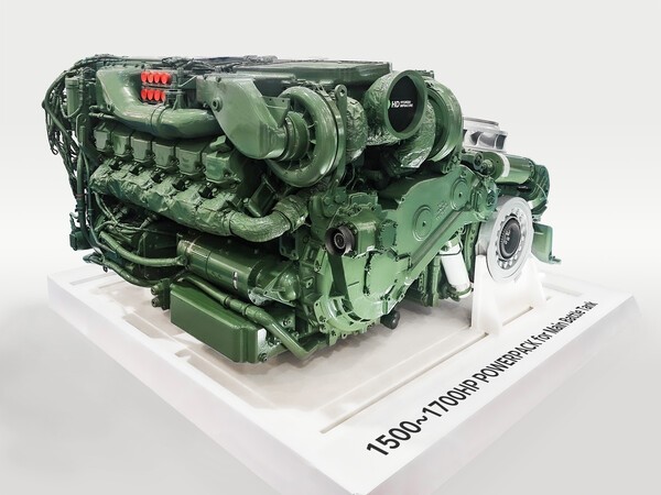 HD현대인프라코어가 K2 전차 엔진 공급 계약을 체결하며 독자 기술력과 공급망 역량을 입증했다. 사진은 K2 전차 엔진 DV27K (사진=HD현대인프라코어)