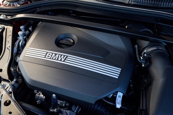 228 그란쿠페 x드라이브 M 스포트 엔진 (사진=BMW코리아)