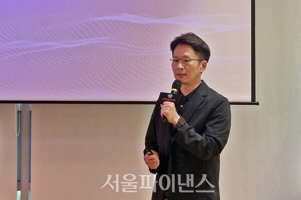 최준기 대동에이아이랩 대표이사가 17일 서울 서초 사무소에서 열린 기자간담회에서 AI 고도화 전략에 대해 설명하는 모습. (사진=문영재 기자)