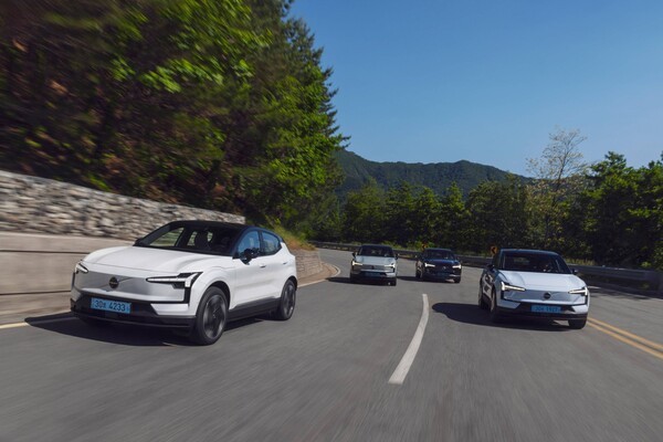 볼보 소형 SUV EX30 주행 (사진=볼보차코리아)