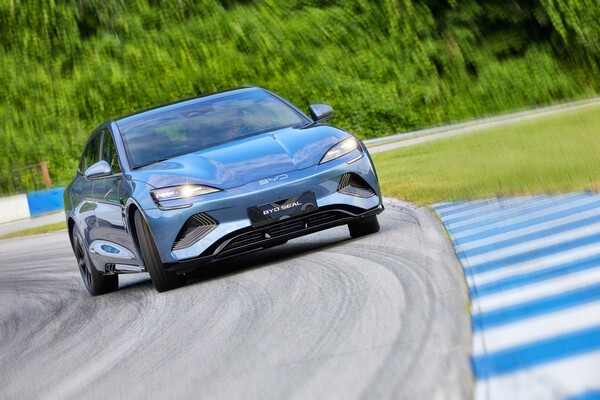 BYD 씰 트랙 주행 (사진=BYD코리아)