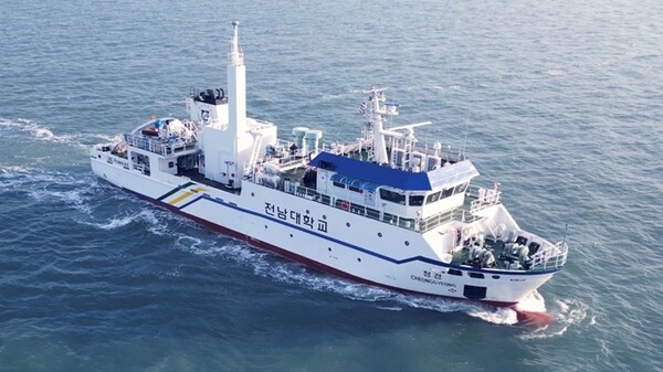 전남대학교 해양연구선 청경호 (사진=STX)