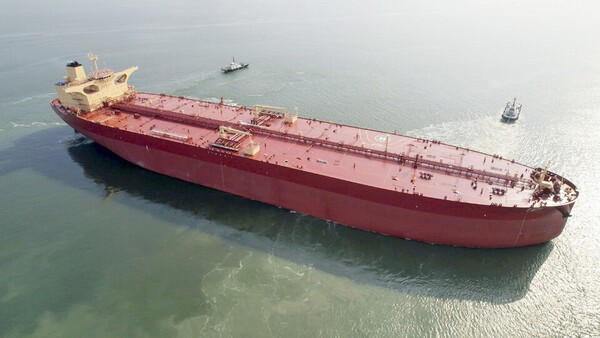 HD현대마린솔루션의 인공지능 기반 최적 항로 솔루션 '오션와이즈'와 공급 계약을 체결한 SK새운의 C.브레이브호