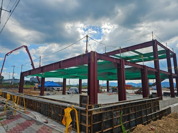 전남 함평군 빛그린국가산업단지에 ㈜서준 공장 건축 현장이다.(사진=함평군)