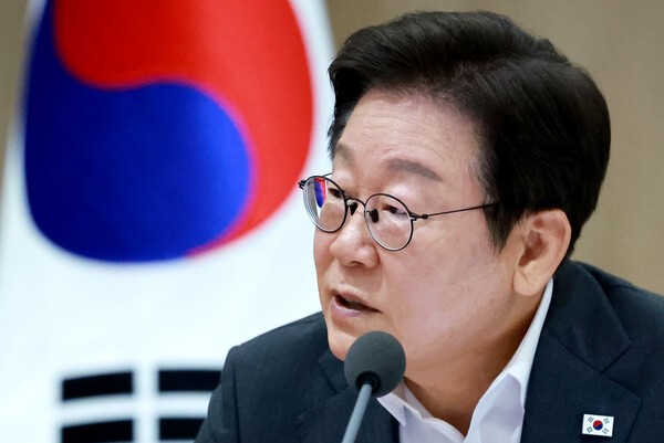 이재명 대통령이 29일 서울 용산 대통령실 청사에서 열린 국무회의에서 국무위원들과 중대재해 근절대책 토론을 하며 발언하고 있다. (사진=연합뉴스)