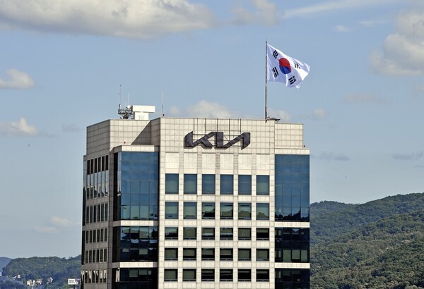 기아가 지난 7월 국내외 시장에서 총 26만2705대를 판매했다. 사진은 기아 양재 본사. (사진=기아)