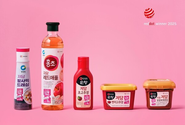 대상이 2025 레드닷 디자인 어워드에서 본상을 수상한 청정원 로우태그 엠블럼 제품 이미지. (사진=대상)