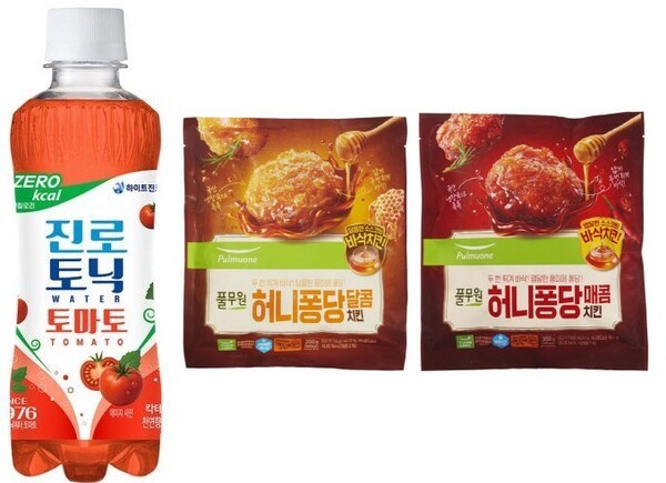하이트진로음료 '진로토닉 토마토맛'과 풀무원식품 '허니퐁당 치킨' 2종. (사진=각 사)