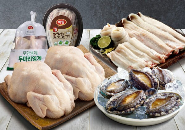 이마트가 말복(8월 9일)을 맞아 수산물 보양식을 중심으로 할인 행사를 진행한다고 7일 밝혔다. (사진=이마트)