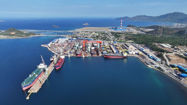 HD현대는 12일 한국을 방문한 또럼 베트남 당서기장을 만나 양국 조선업 발전을 위한 협력 방안을 논의했다고 밝혔다. 사진은 HD현대베트남조선 야드 전경 (사진=HD현대)