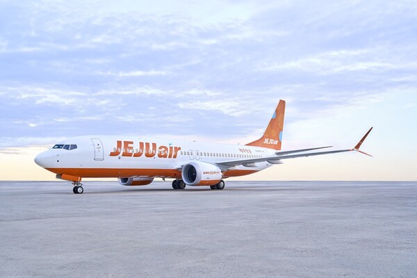 װ B737-8 (=װ)