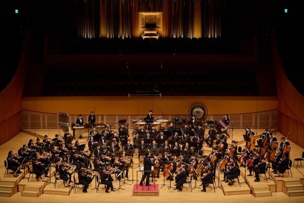 키즈 오케스트라 2기 단원들의 공연. (사진=롯데백화점)