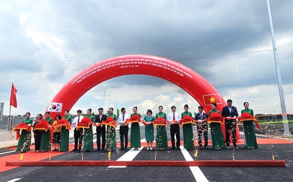 베트남 떤반~년짝 도로건설 2공구 준공 및 개통 기념식 (사진=동부건설)