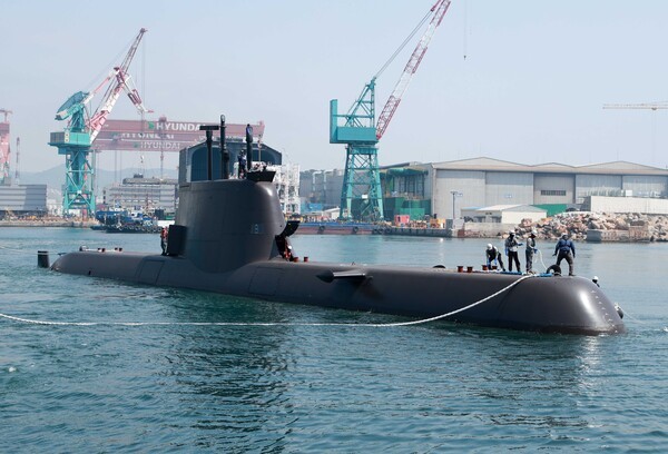 HD현대중공업이 지난 6월 창정비를 끝마치고 해군에 인도한 214급 디젤잠수함 윤봉길함의 모습 (사진=HD현대중공업)
