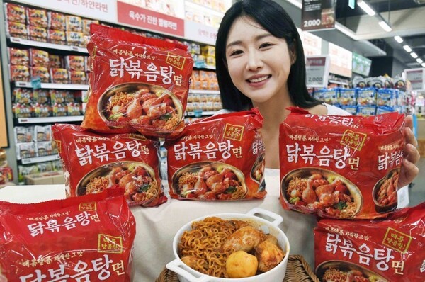 홈플러스 '하림 닭볶음탕면'. (사진=홈플러스)