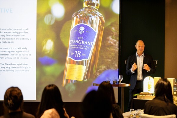 지난 31일 서울시 중구 장충동 서울신라호텔에서 진행된 '더 글렌그란트' 마스터 클래스에서 마스터 디스틸러인 그렉 스테이블스(Greig Stables)가 발언하고 있다 (사진=호텔신라)