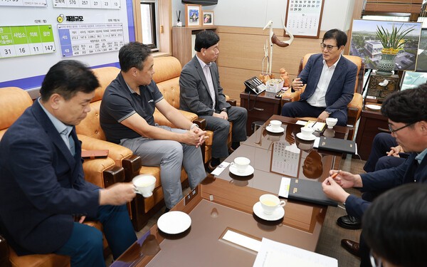 전남 함평군이 금호타이어의 빛그린국가산업단지 신공장 건립에 적극 협력하며 지역 산업 활성화와 일자리 창출을 선도하겠다는 강한 의지를 밝혔다.(사진=함평군)