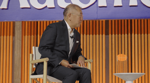 정의선 현대차그룹 회장이 미국 이민 당국에 체포·구금됐던 한국인 근로자들이 풀려나 귀국한 것과 관련해 안전하게 집으로 돌아갔다는 소식을 듣고 안도감을 느꼈다고 밝혔다. (사진=오토모티브뉴스 홈페이지 갈무리)