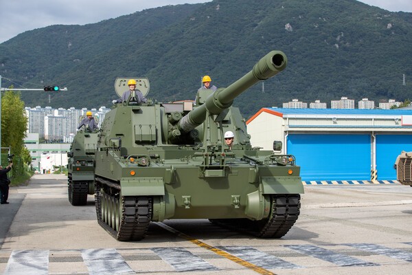 한화 방산 3사(한화에어로스페이스, 한화시스템, 한화오션)가 국가보훈부와 함께 6·25전쟁 미국참전용사 등을 경남 지역 사업장으로 초청해 이들의 헌신을 되새기는 행사를 열었다. (사진=한화에어로스페이스)