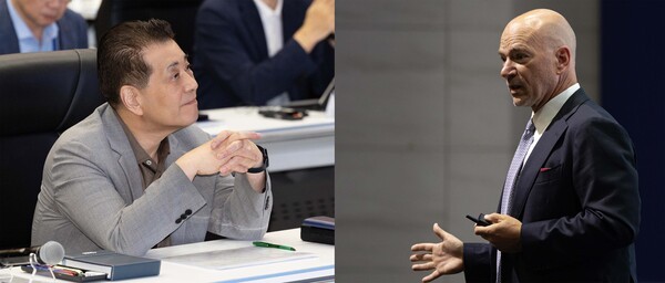 장인화 포스코그룹 회장이 22일 포스코 송도 글로벌R&D센터에서 열린 2025 포스코포럼에서 기조강연자인 앤드류 맥아피 MIT 경영대학원 교수와 대화를 나누고 있다 (사진=포스코그룹)