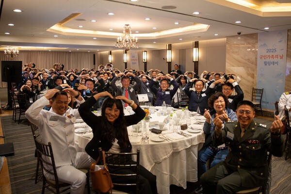 한화 방산 3사와 국방부가 지난 24일 서울 광진 그랜드 워커힐 서울에서 힐링 데이 행사를 열고 국군모범용사상을 받은 장병과 가족 120여명을 초정해 감사의 뜻을 전했다. (사진=한화에어로스페이스)