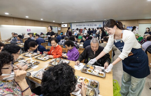 대한항공과 아시아나항공이 추석 맞이 공동 사회공헌활동을 실시하며 한가위의 뜻을 되새겼다. (사진=대한항공)