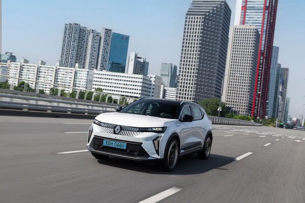 르노코리아가 10월 한 달간 전기 SUV 세닉 E테크 일렉트릭 구매자를 대상으로 특별 지원금을 제공한다. (사진=르노코리아)