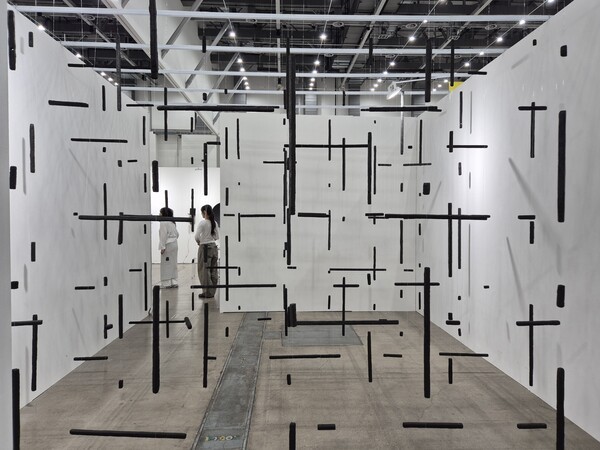 오는 11월 2일까지 잔행하는 대구국제아트페어(DIAF)에서 021 갤러리는 박선기 작품을 작품을 선보이고 있다. (사진=김무종 기자)