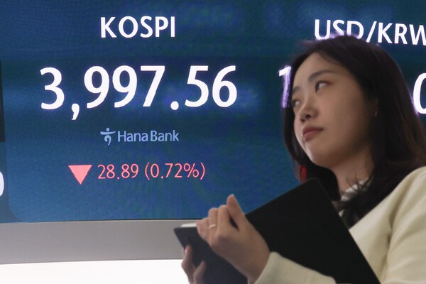 7일 오전 서울 중구 하나은행 본점 딜링룸 현황판에 코스피가 표시돼 있다. (사진=연합뉴스)