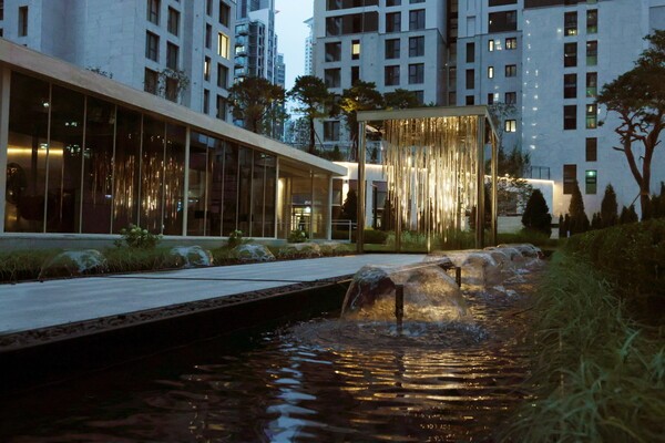 청담 르엘 조경(사진=포애드원)