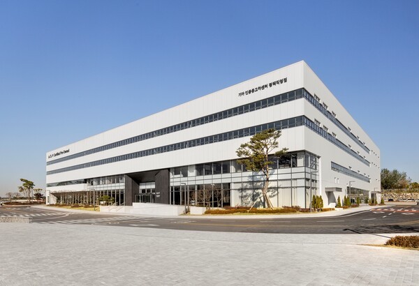 기아 인증중고차 센터 평택 직영점 및 PBV 익스피리언스 센터 외부 전경 (사진=기아)