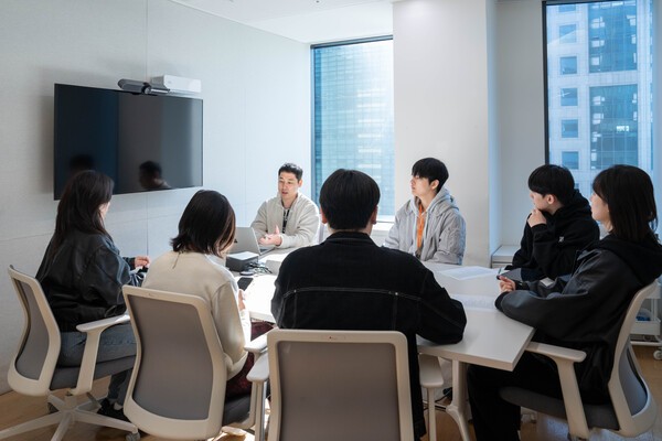 토스뱅크 역삼동 본사에서 KDT ‘사이버보안 엔지니어 부트캠프’ 참가자들이 ‘현업 멘토링 프로그램’에 참가중이다.  (사진=토스뱅크)