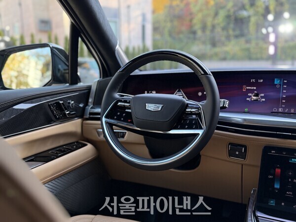 캐딜락 전기 SUV 에스컬레이드 IQ 운전석 (사진=문영재 기자)