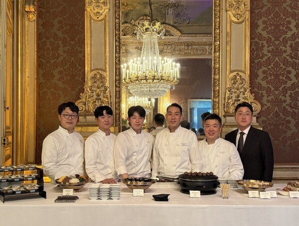 '라 리스트 10주년 어워즈' 칵테일 리셉션에서 한식을 선보인 서울신라호텔 셰프들. (사진=호텔신라)