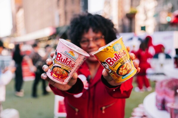 K-푸드 수출 100억 달러, 라면·김 '효자'···정부 '총력 지원' - 뉴스 썸네일 이미지