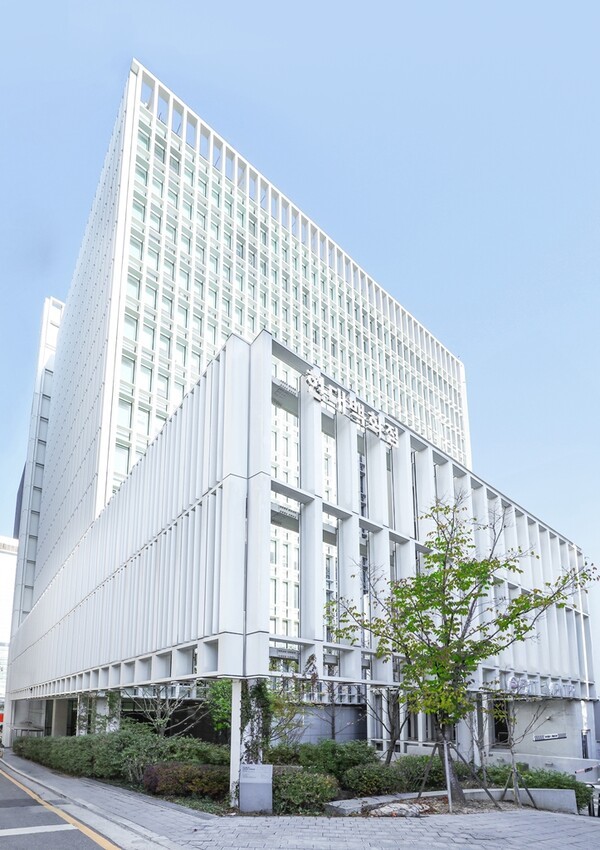 배당 확대·자사주 소각···유통·식품업계, '주주가치 제고' 속도 - 뉴스 썸네일 이미지